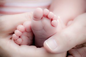 adorable-baby-baby-feet-266011-feature